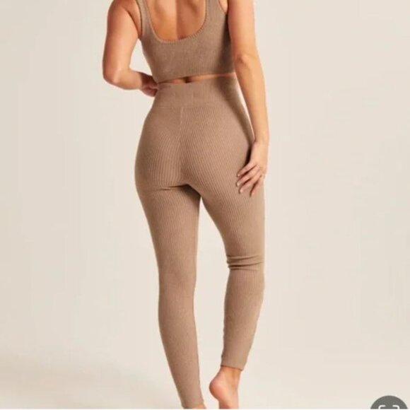 NWT Abercrombie & Fitch | Ribbed Lounge Leggings in Tan | Size Small - Picture 3 of 15